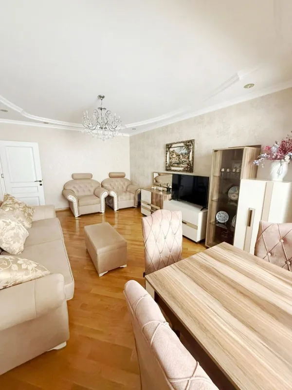 Kirayə verilir 3 otaqlı mənzil 90 m²