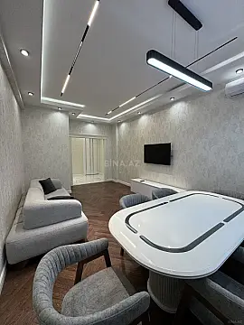 Kirayə verilir 2 otaqlı mənzil 86 m²