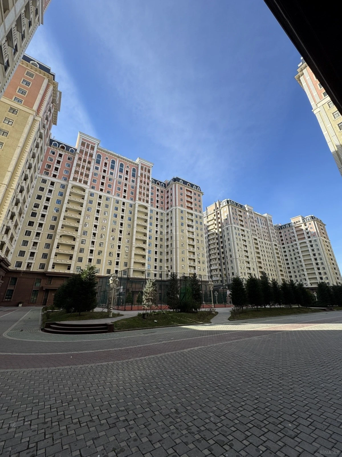 Kirayə verilir 2 otaqlı mənzil 86 m²