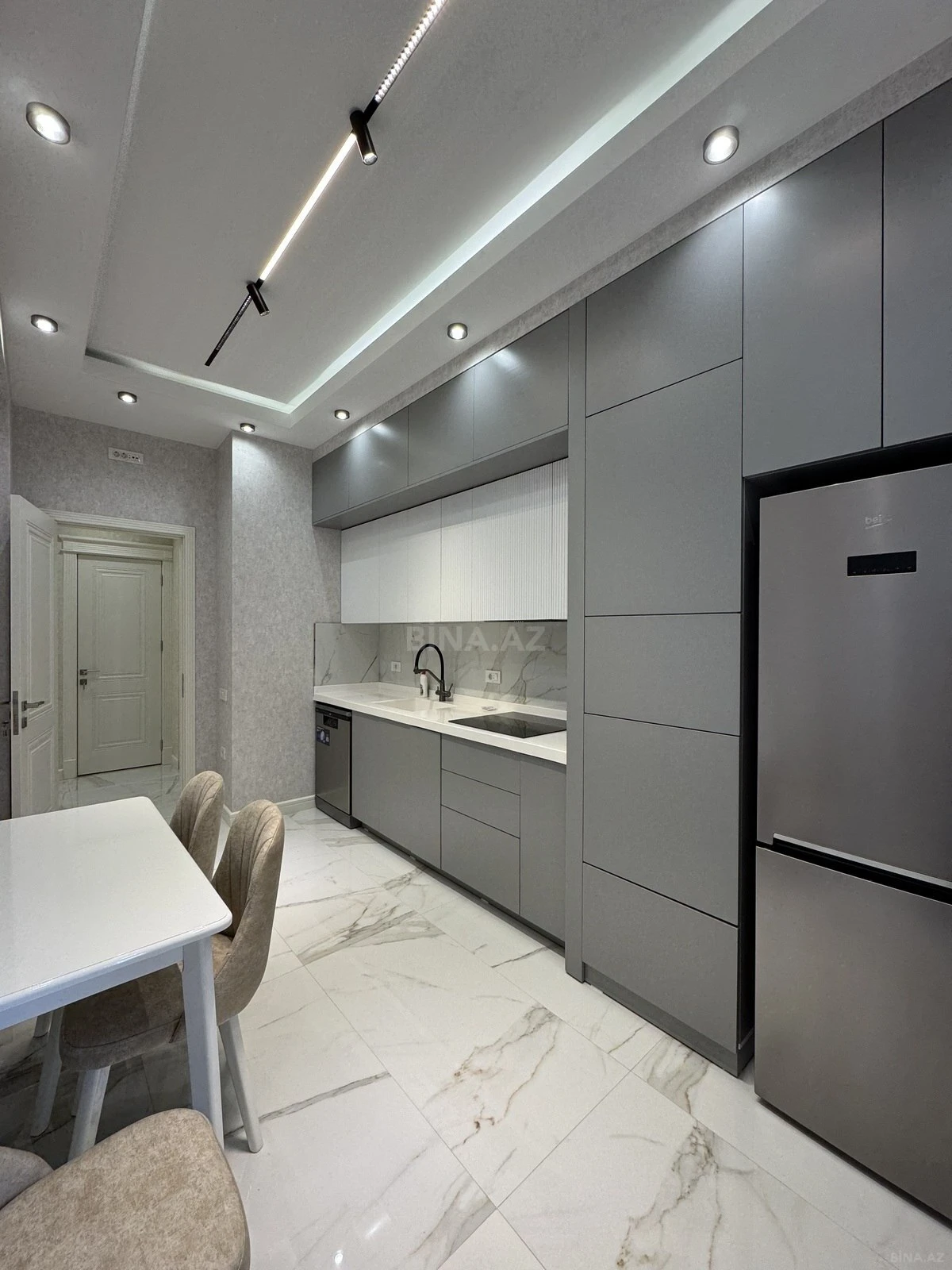 Kirayə verilir 2 otaqlı mənzil 86 m²