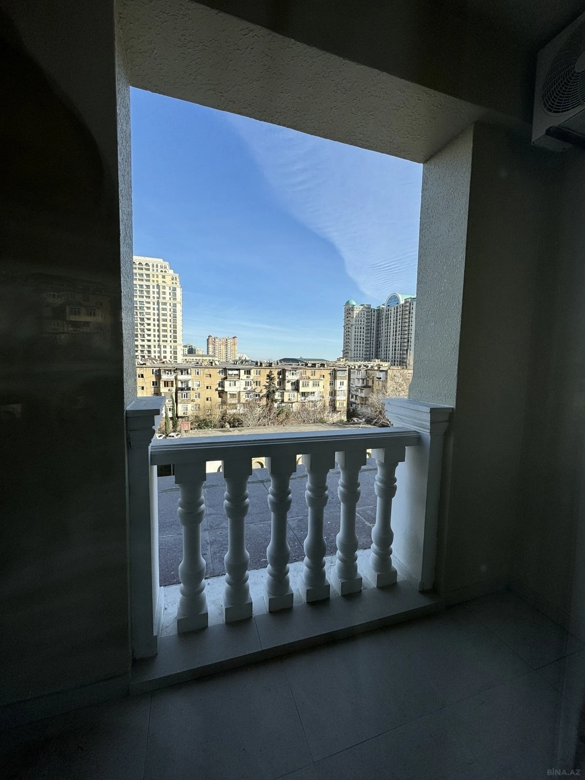 Kirayə verilir 2 otaqlı mənzil 86 m²