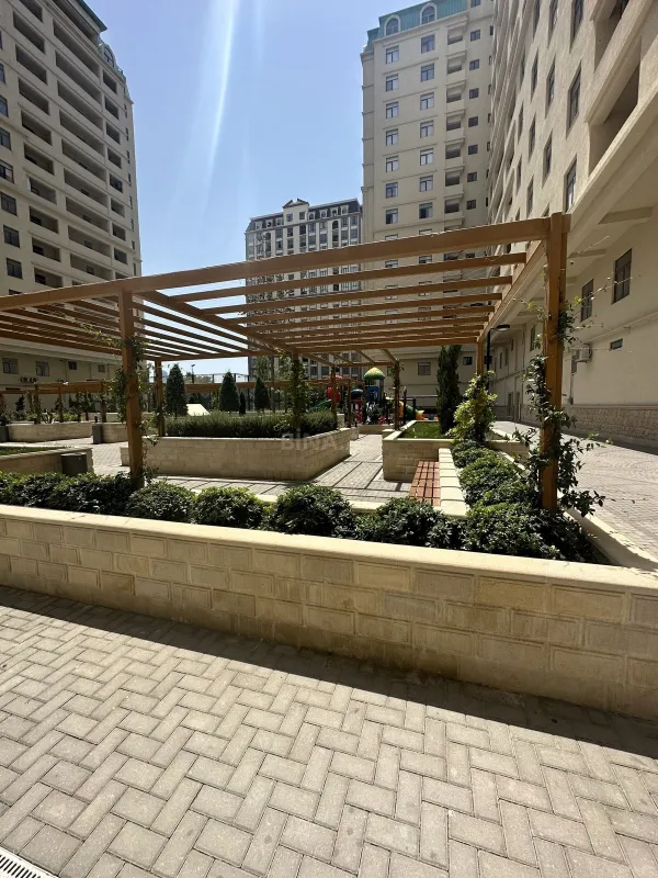 Kirayə verilir 2 otaqlı mənzil 80 m²