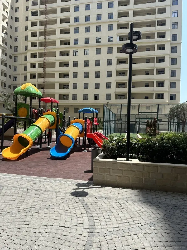 Kirayə verilir 2 otaqlı mənzil 80 m²