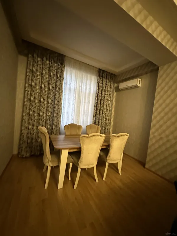 Kirayə verilir 2 otaqlı mənzil 80 m²