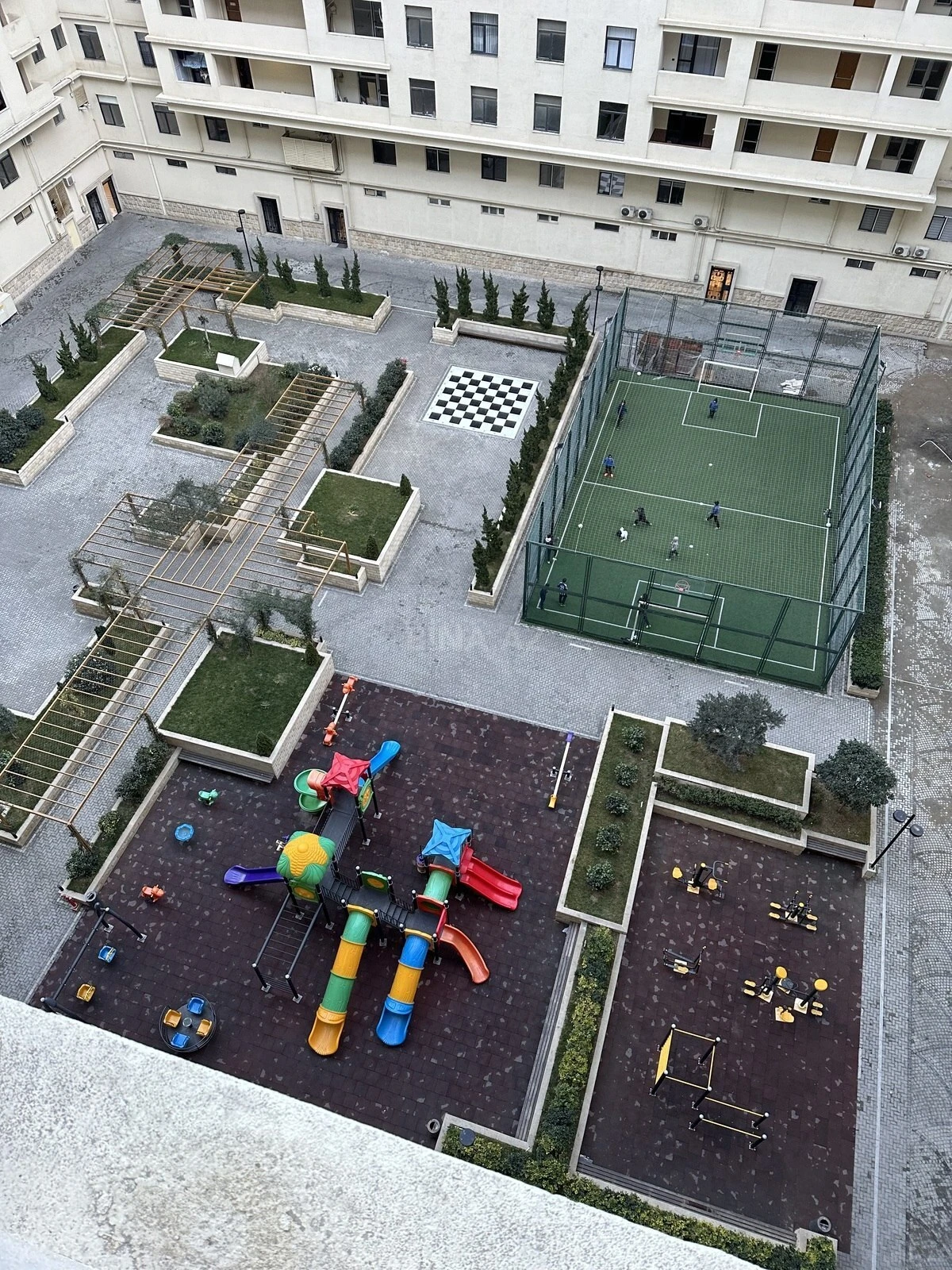 Kirayə verilir 2 otaqlı mənzil 80 m²