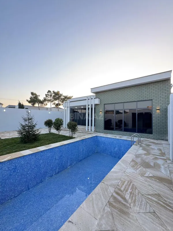 Satılır 4 otaqlı həyət evi 190 m²