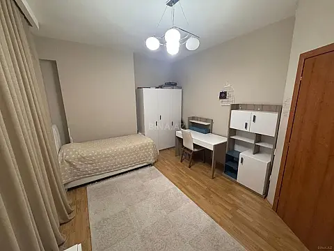 Satılır 3 otaqlı mənzil 112 m²