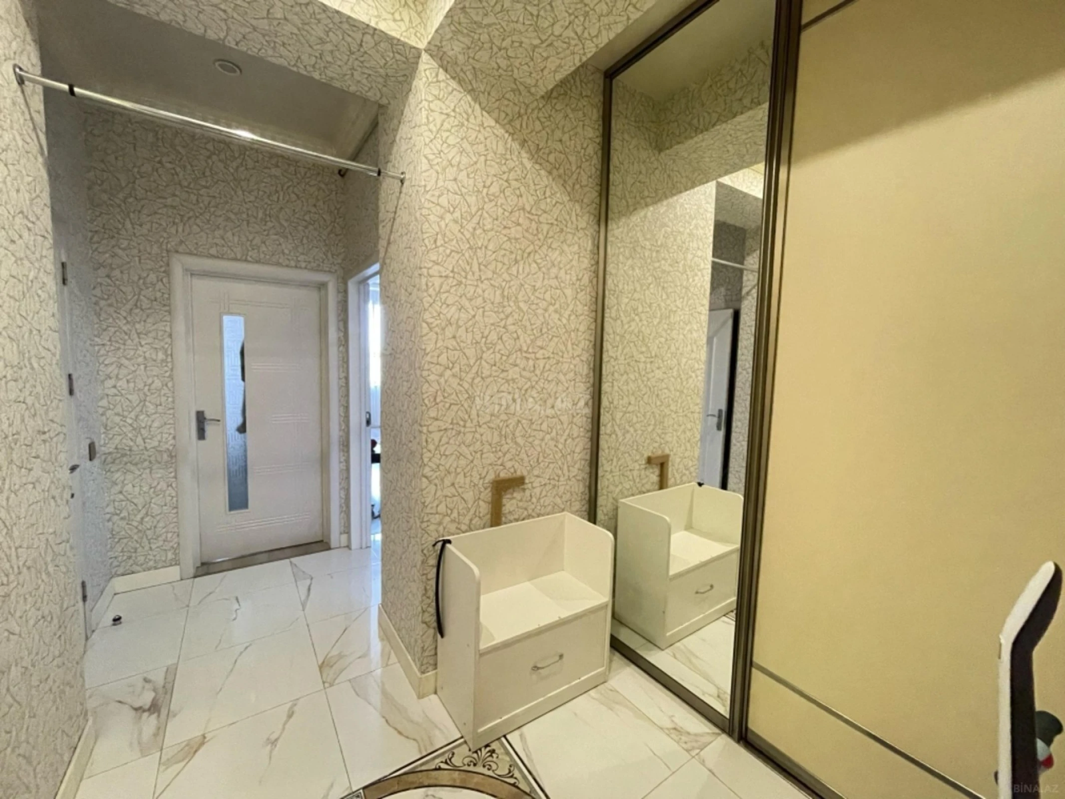 Satılır 2 otaqlı mənzil 62 m²