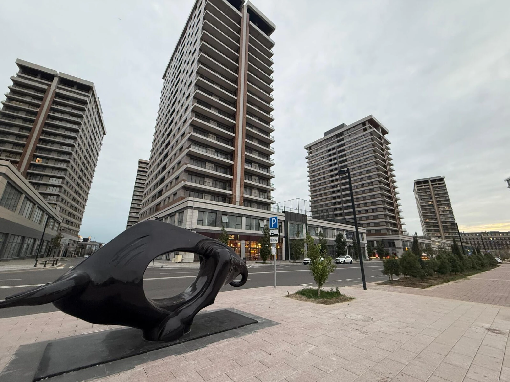 Satılır 3 otaqlı mənzil 164 m²