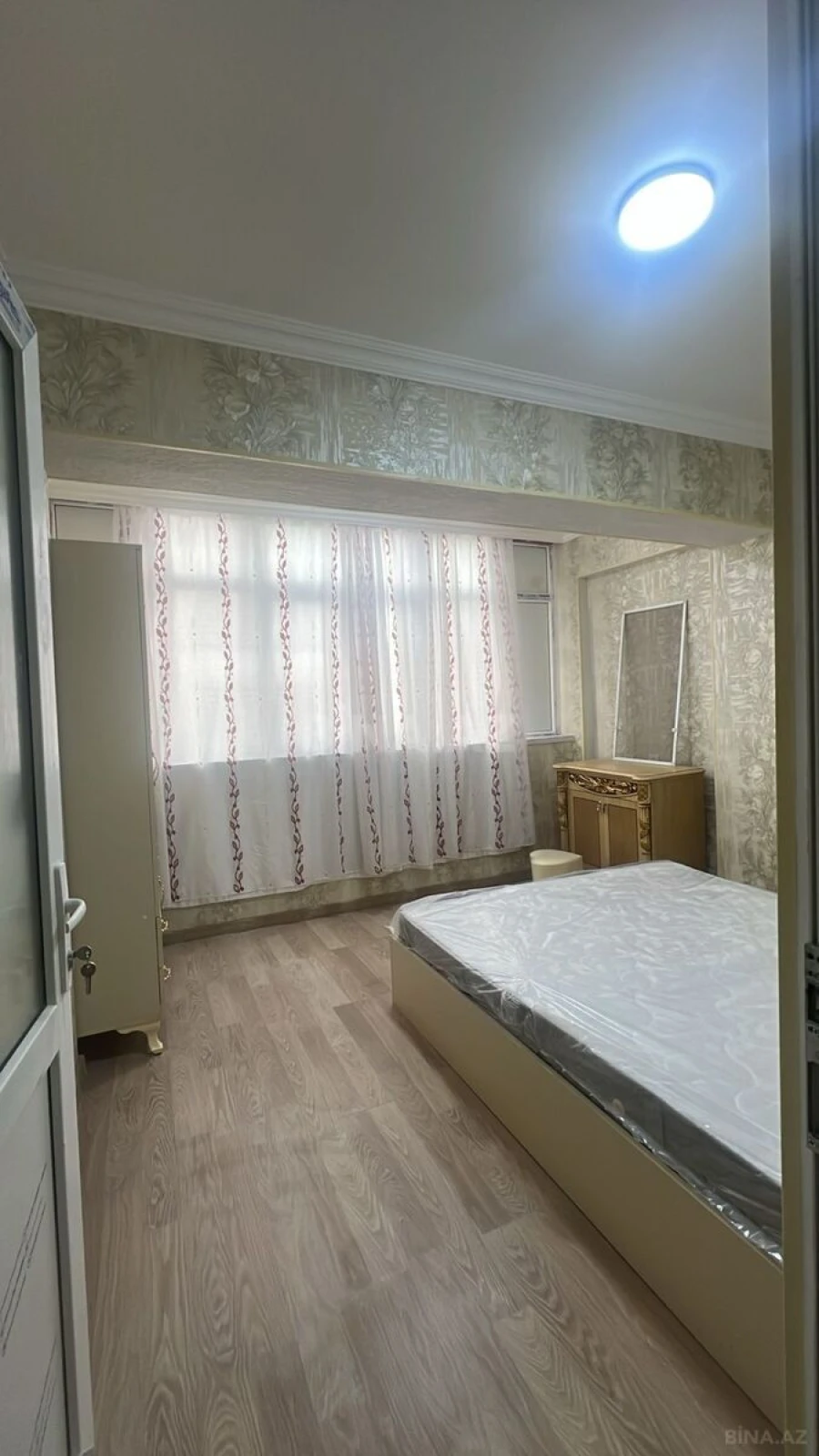 Kirayə verilir 2 otaqlı mənzil 60 m²