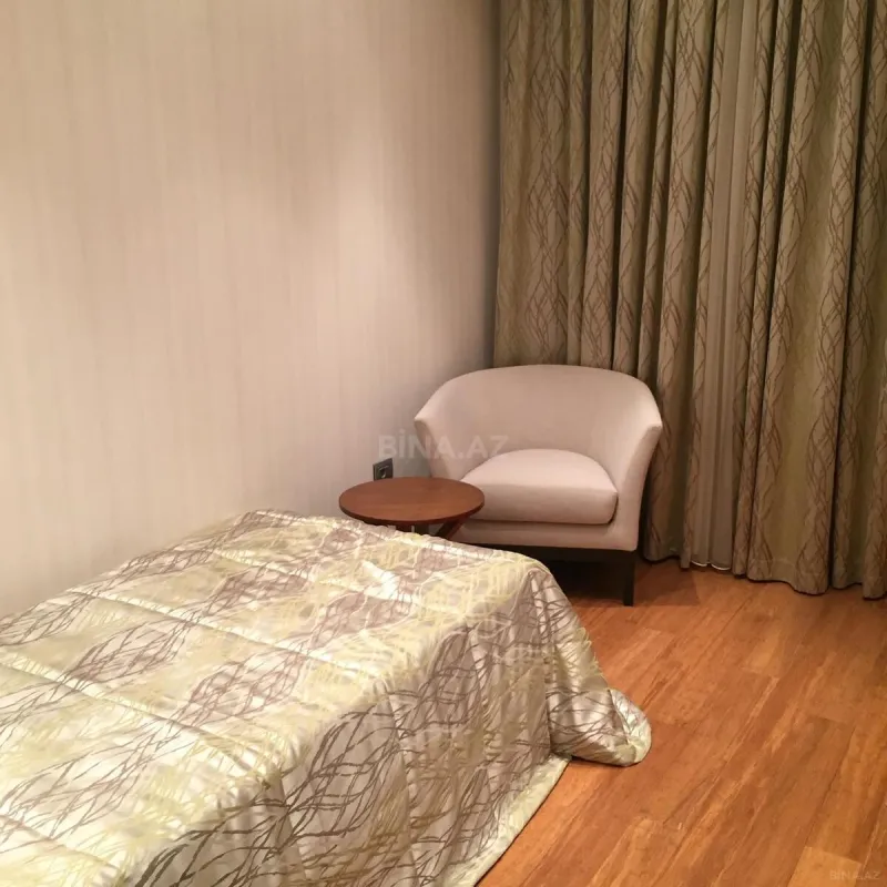 Satılır 3 otaqlı mənzil 107 m²