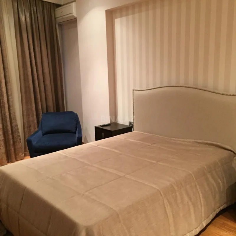 Satılır 3 otaqlı mənzil 107 m²