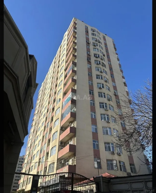 Satılır 3 otaqlı mənzil 107 m²