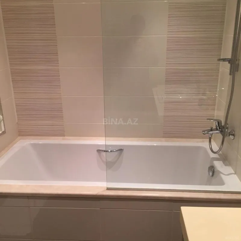 Satılır 3 otaqlı mənzil 107 m²