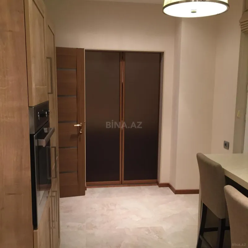 Satılır 3 otaqlı mənzil 107 m²
