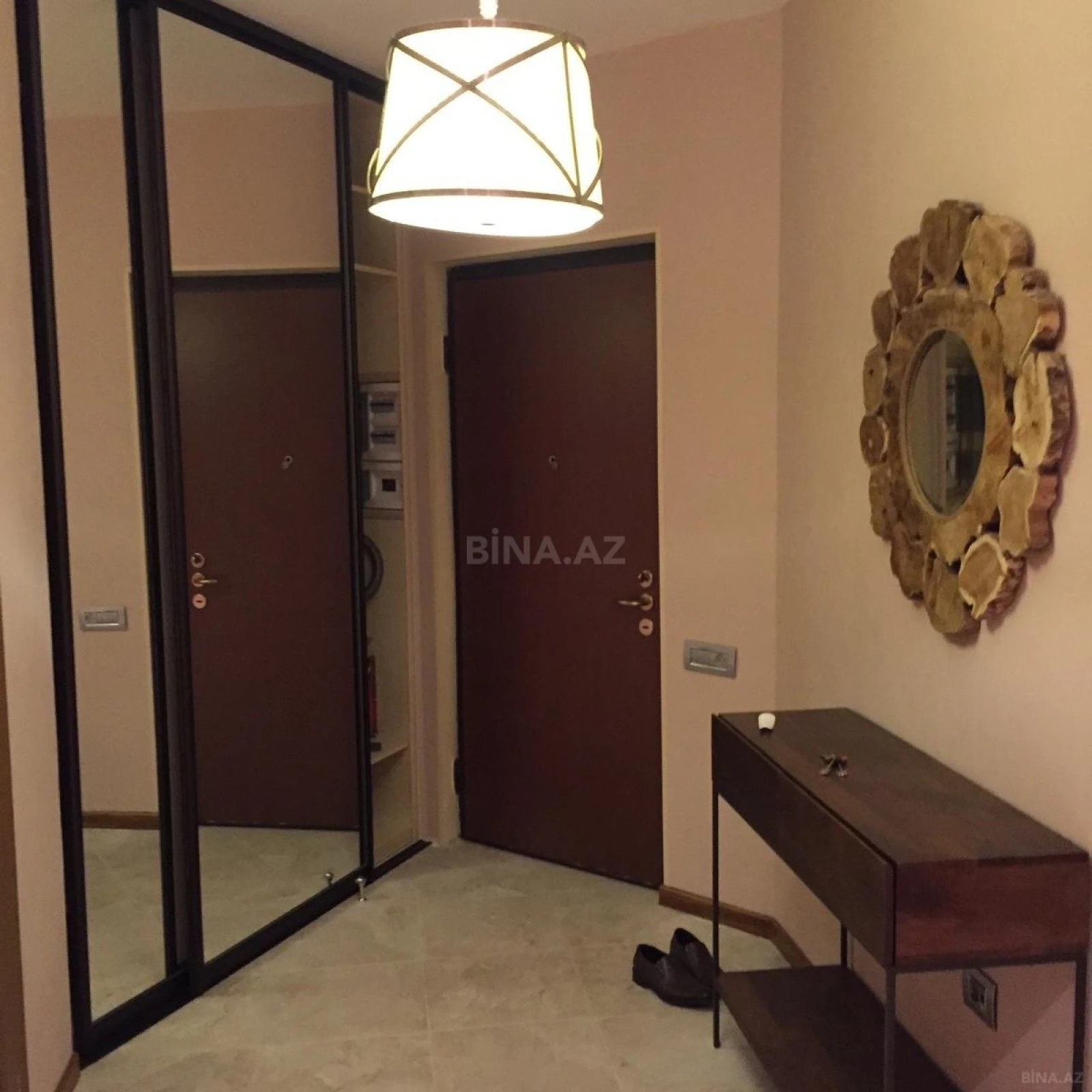 Satılır 3 otaqlı mənzil 107 m²