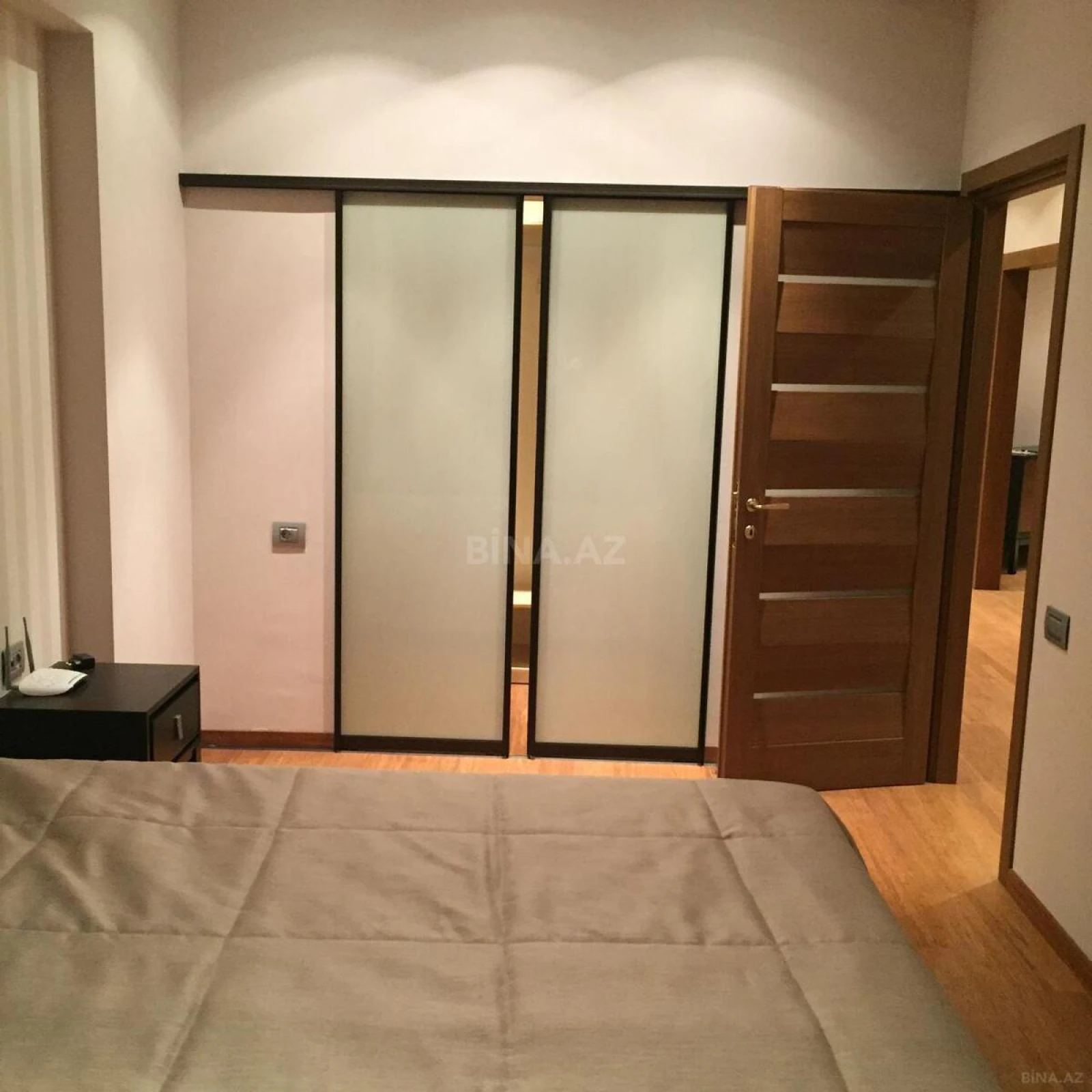 Satılır 3 otaqlı mənzil 107 m²