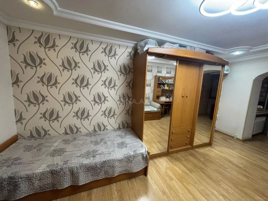 Satılır 3 otaqlı mənzil 63 m²