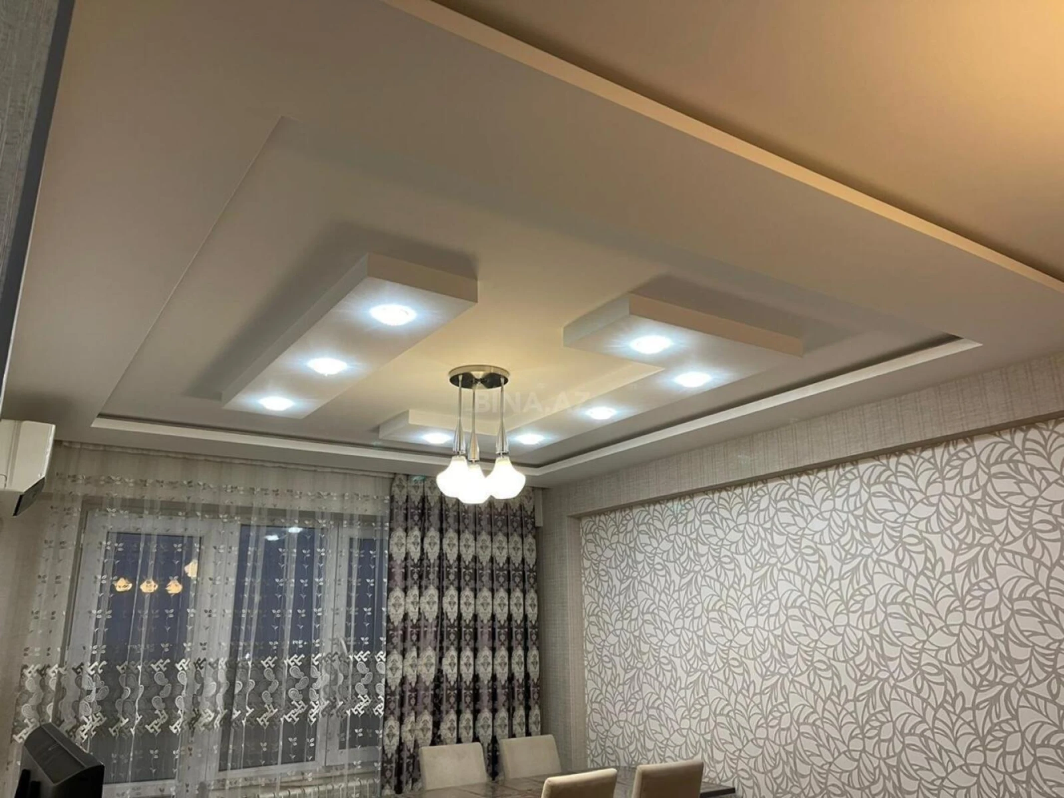 Satılır 2 otaqlı mənzil 67 m²