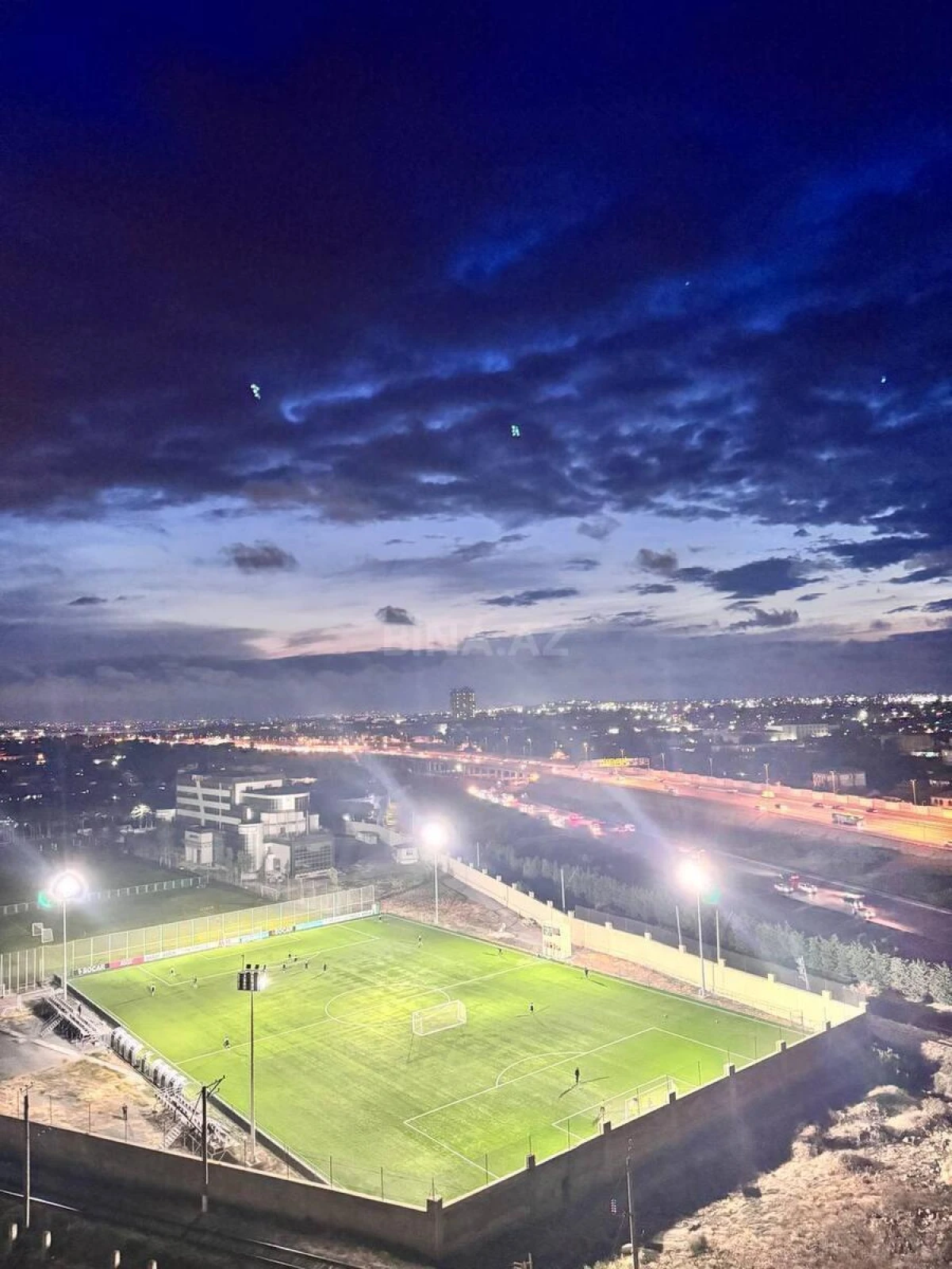 Satılır 2 otaqlı mənzil 67 m²