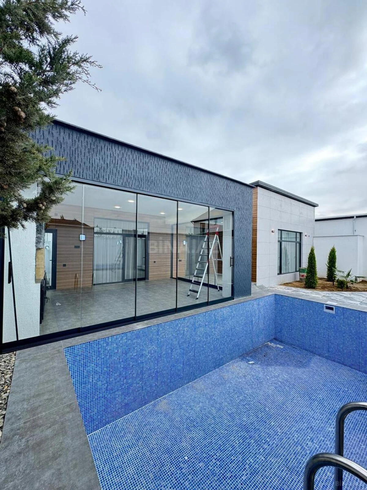 Satılır 4 otaqlı həyət evi 170 m²
