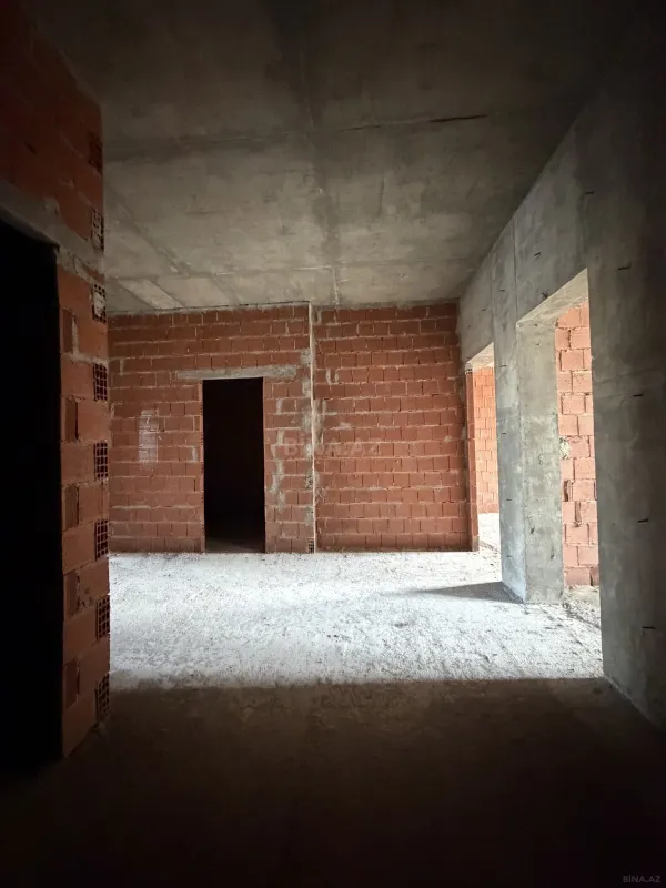 Satılır 3 otaqlı mənzil 138 m²