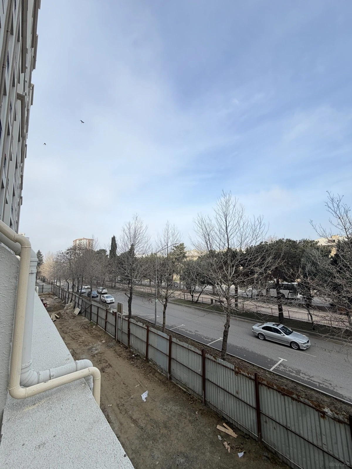 Satılır 3 otaqlı mənzil 138 m²