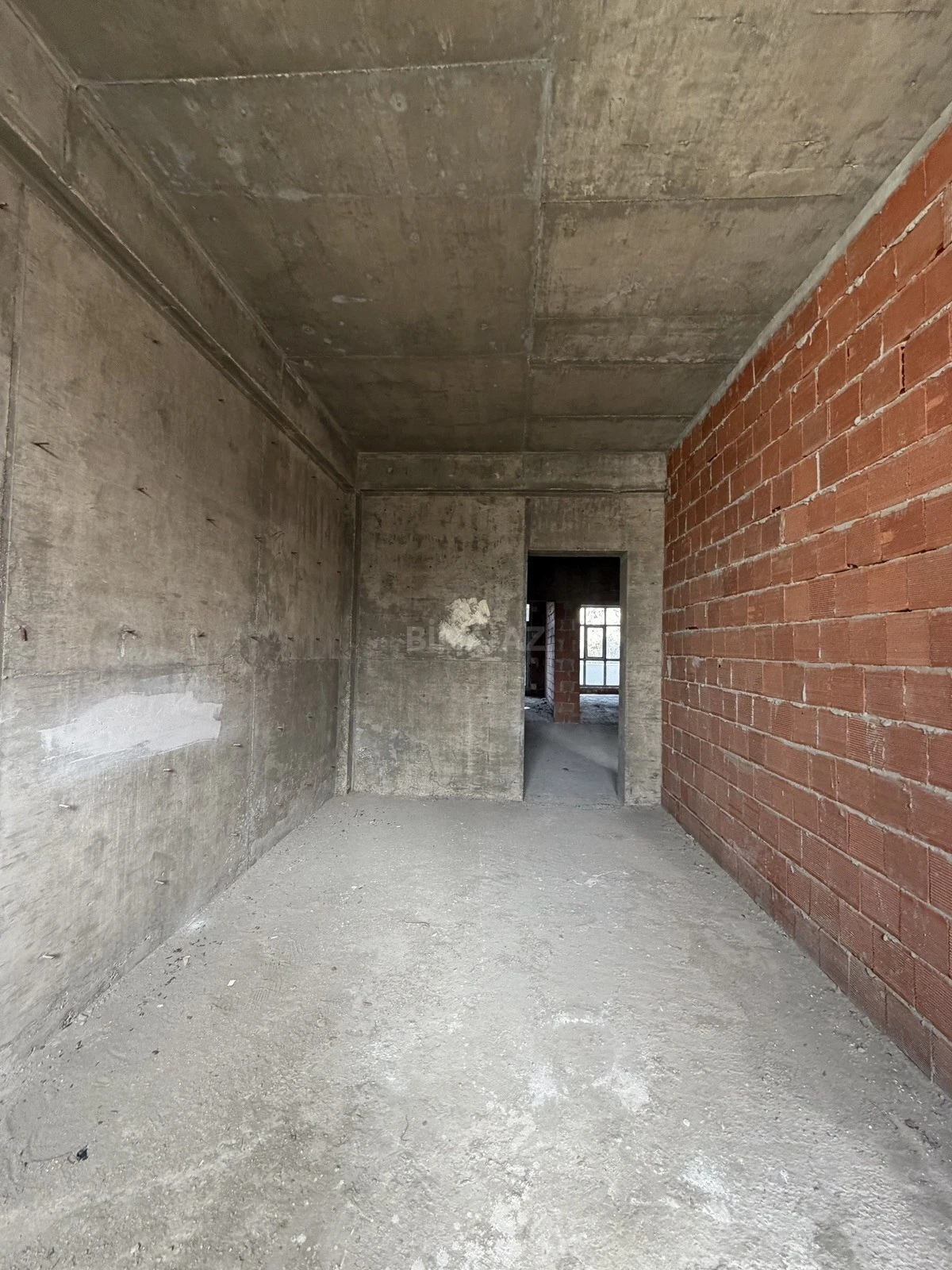 Satılır 3 otaqlı mənzil 138 m²