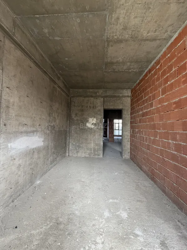 Satılır 3 otaqlı mənzil 138 m²