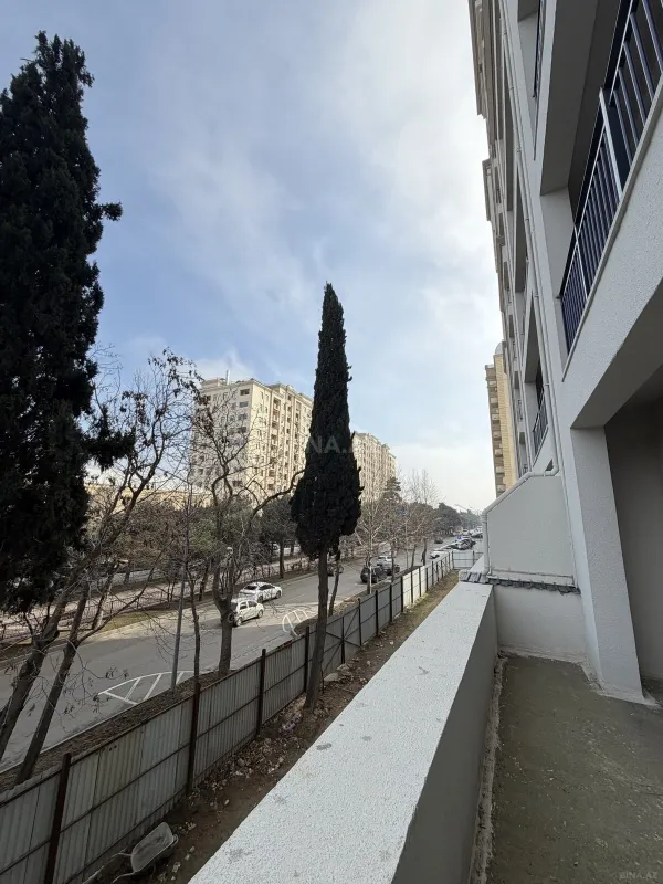 Satılır 3 otaqlı mənzil 138 m²