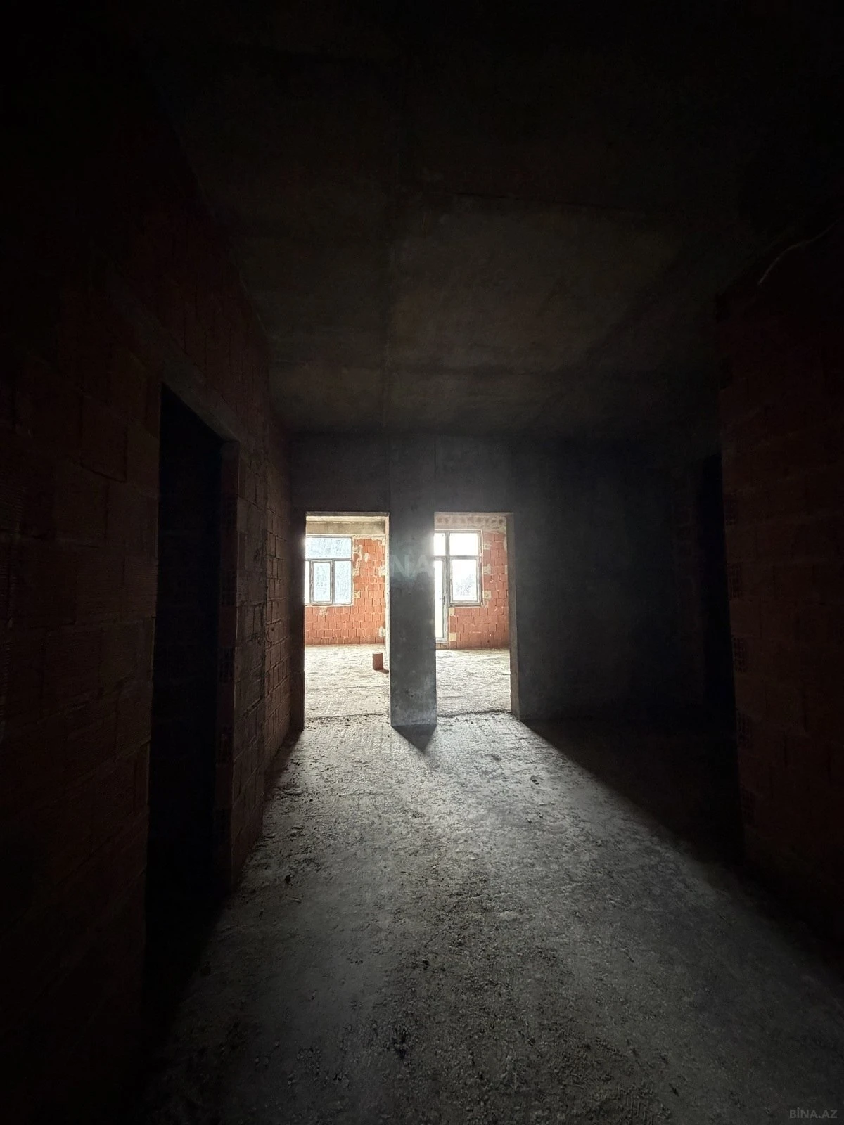 Satılır 3 otaqlı mənzil 138 m²