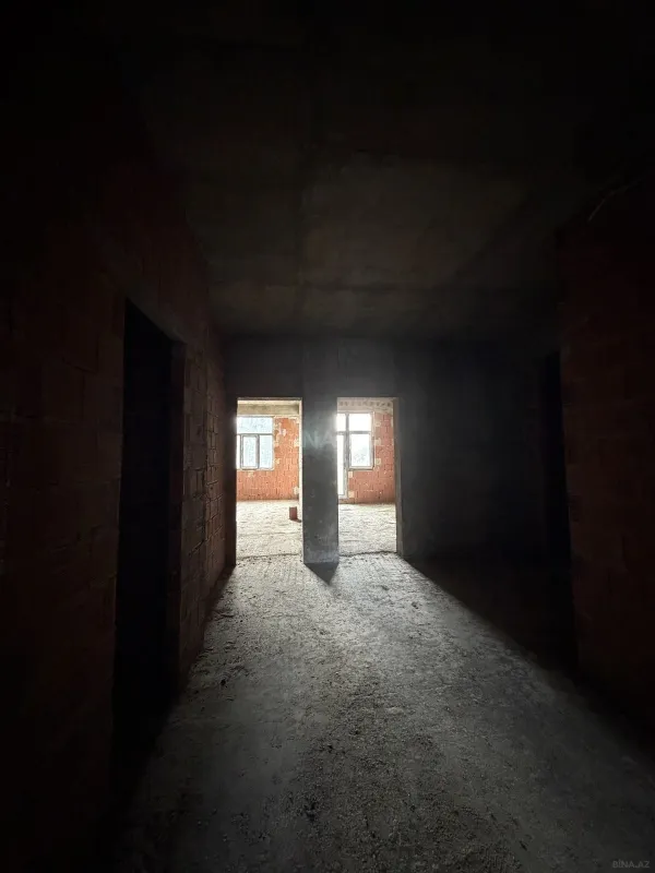 Satılır 3 otaqlı mənzil 138 m²