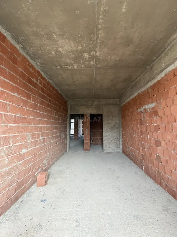 Satılır 3 otaqlı mənzil 138 m²