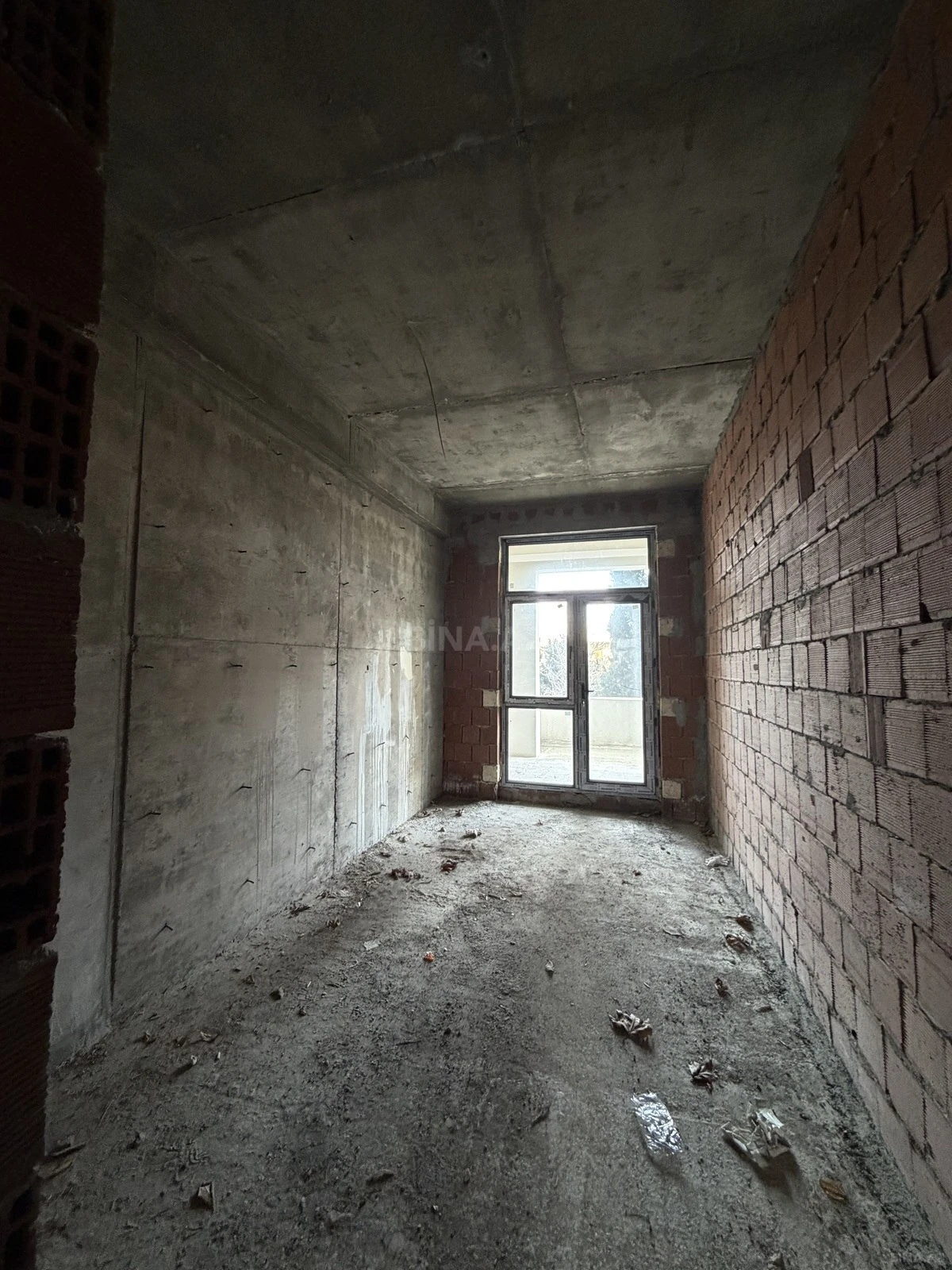 Satılır 3 otaqlı mənzil 138 m²