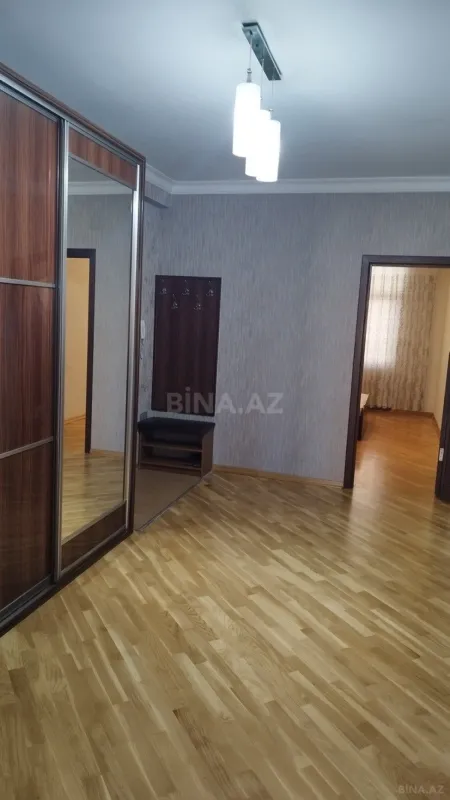 Satılır 3 otaqlı mənzil 124 m²