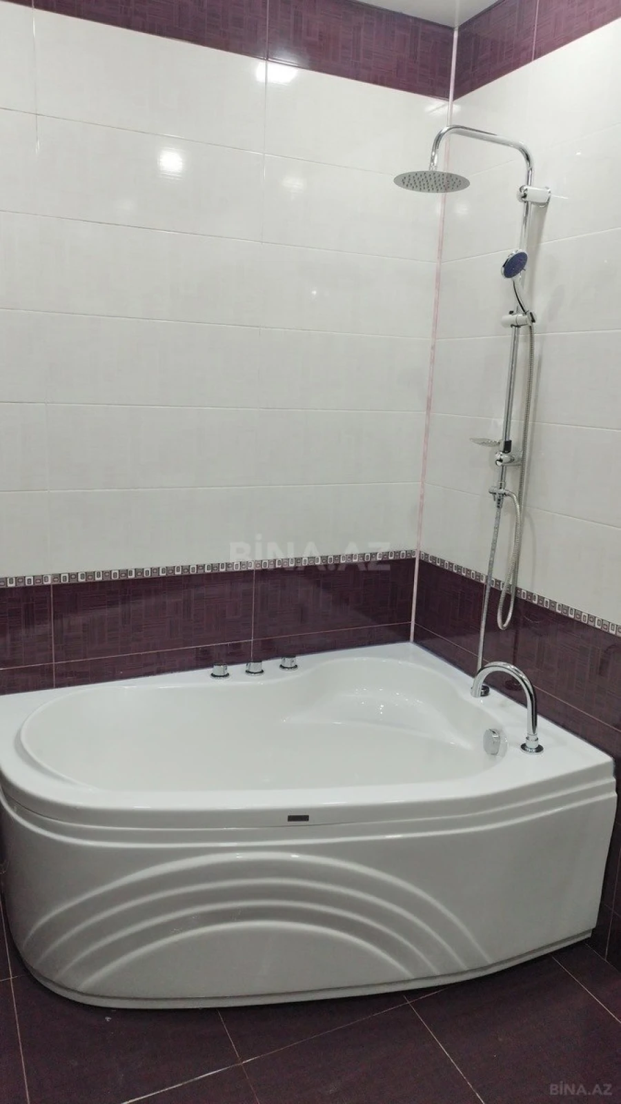 Satılır 3 otaqlı mənzil 124 m²