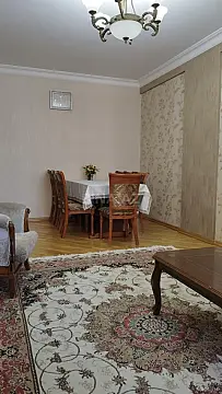 Satılır 3 otaqlı mənzil 124 m²