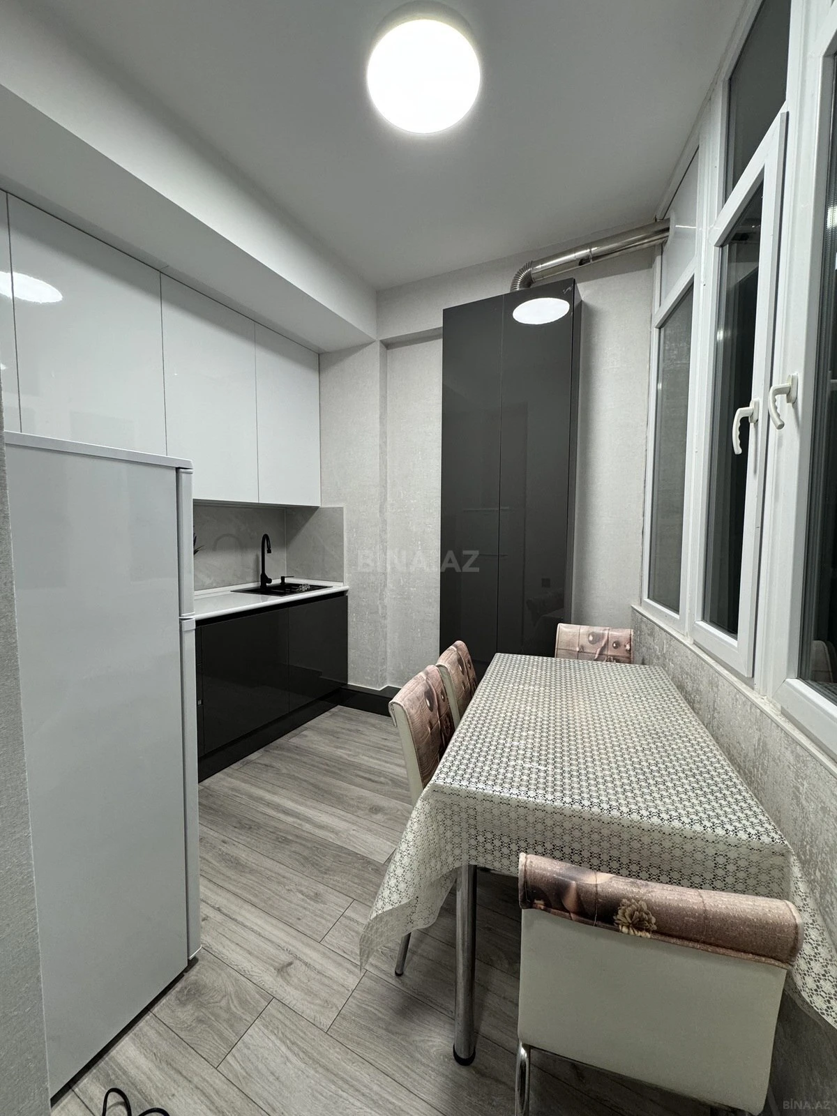 Kirayə verilir 2 otaqlı mənzil 65 m²