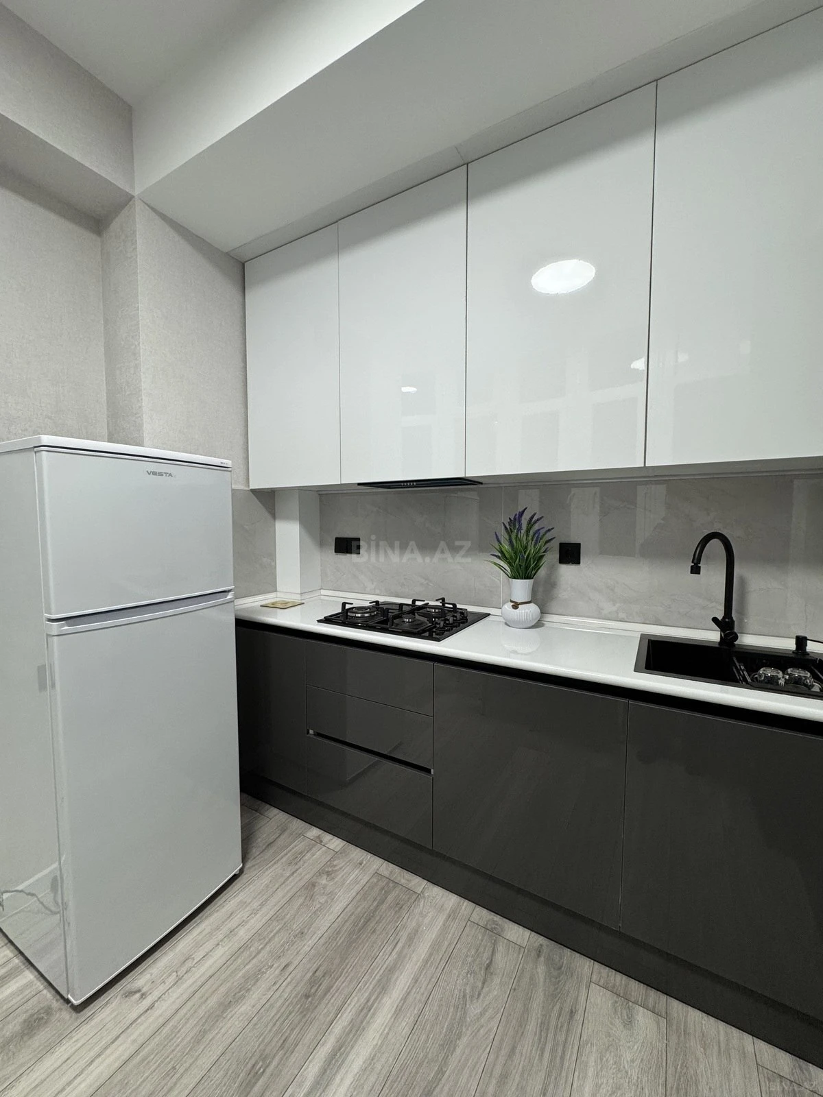 Kirayə verilir 2 otaqlı mənzil 65 m²