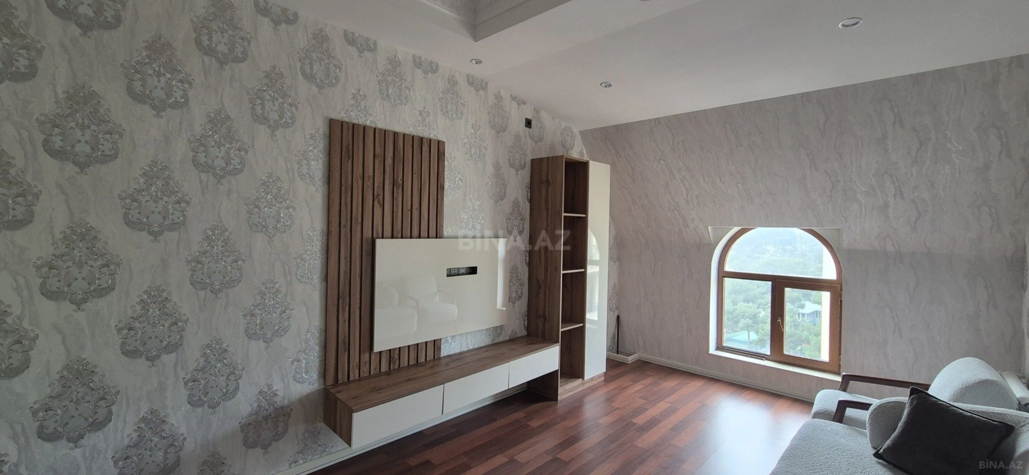 Kirayə verilir 2 otaqlı mənzil 87 m²