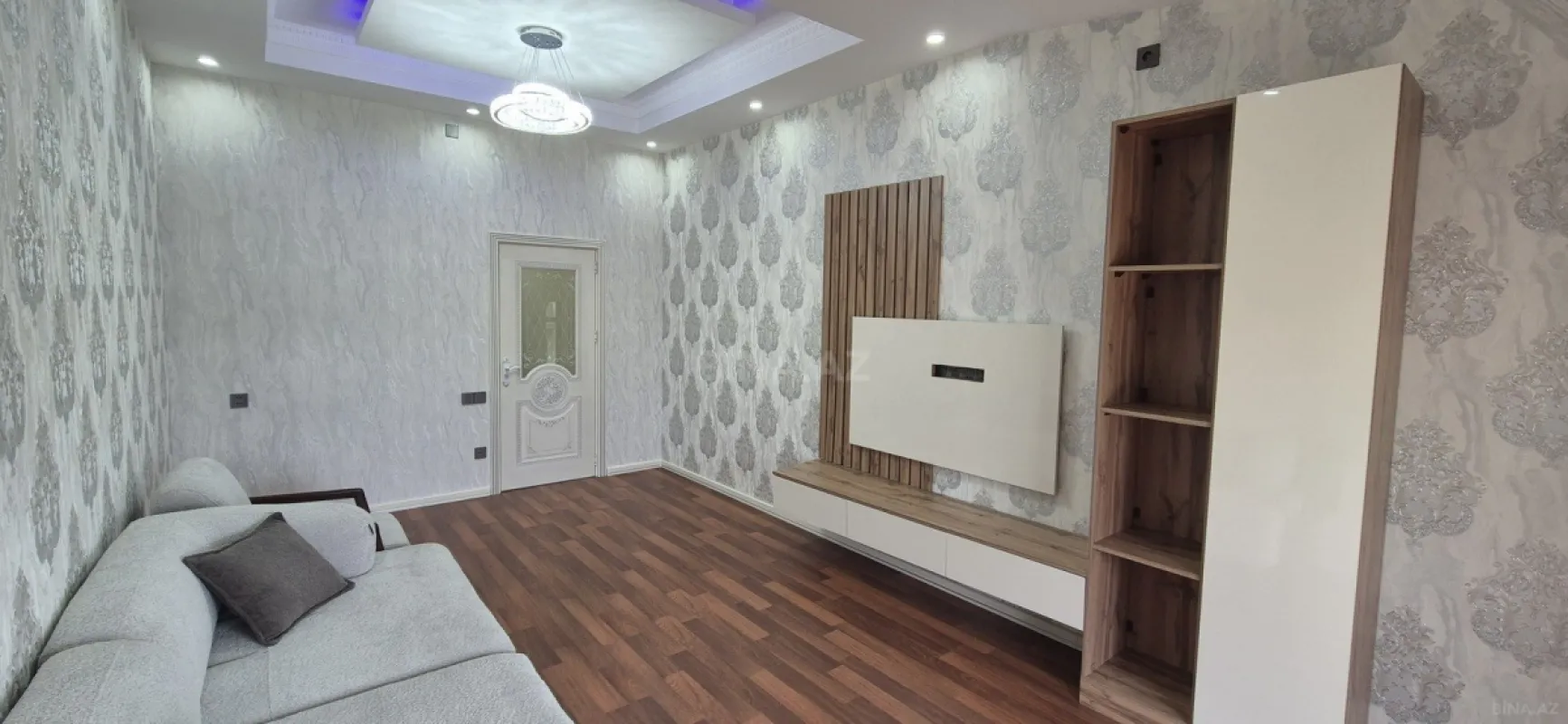Kirayə verilir 2 otaqlı mənzil 87 m²