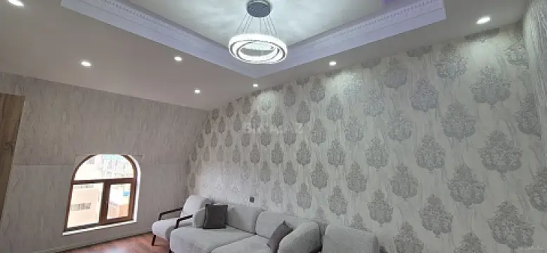 Kirayə verilir 2 otaqlı mənzil 87 m²