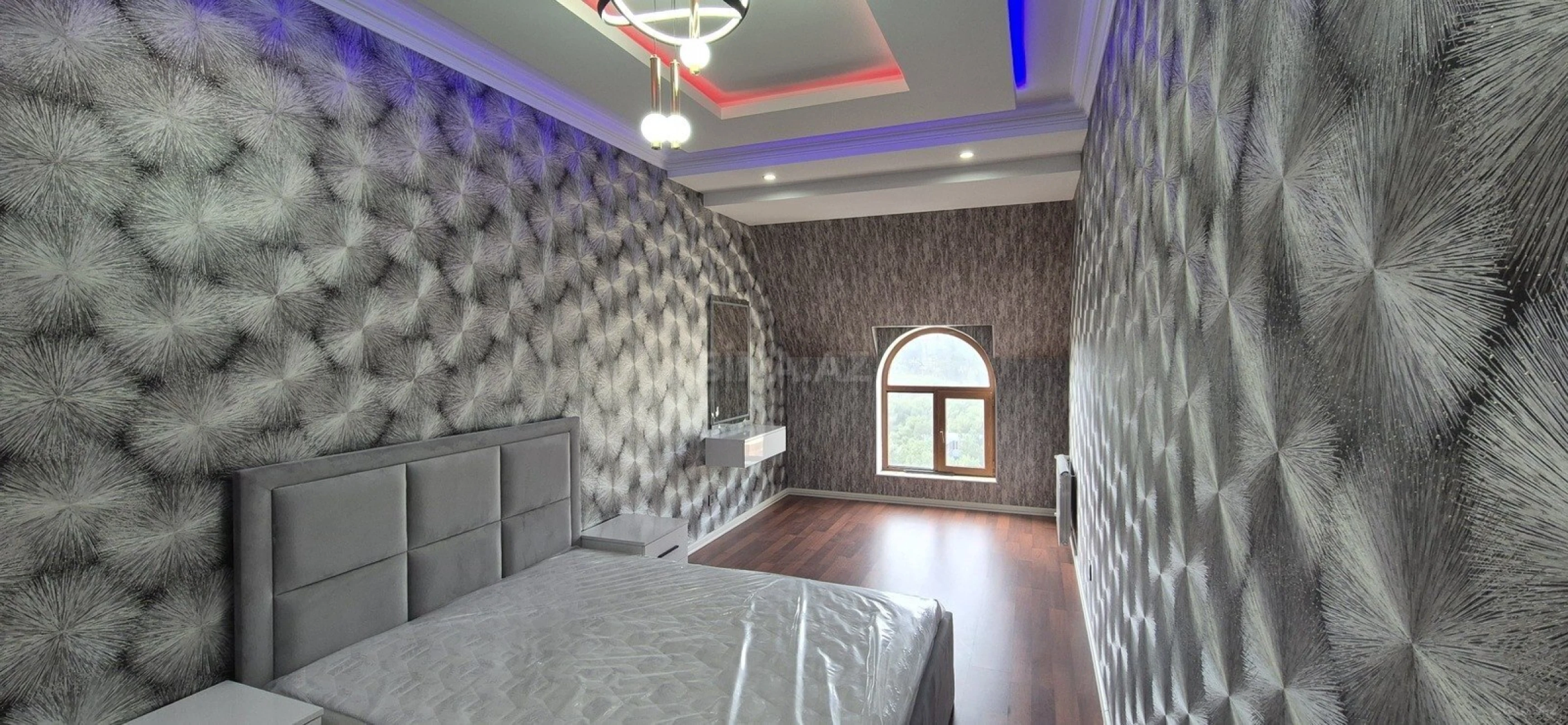 Kirayə verilir 2 otaqlı mənzil 87 m²