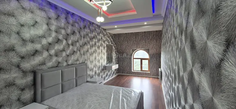 Kirayə verilir 2 otaqlı mənzil 87 m²