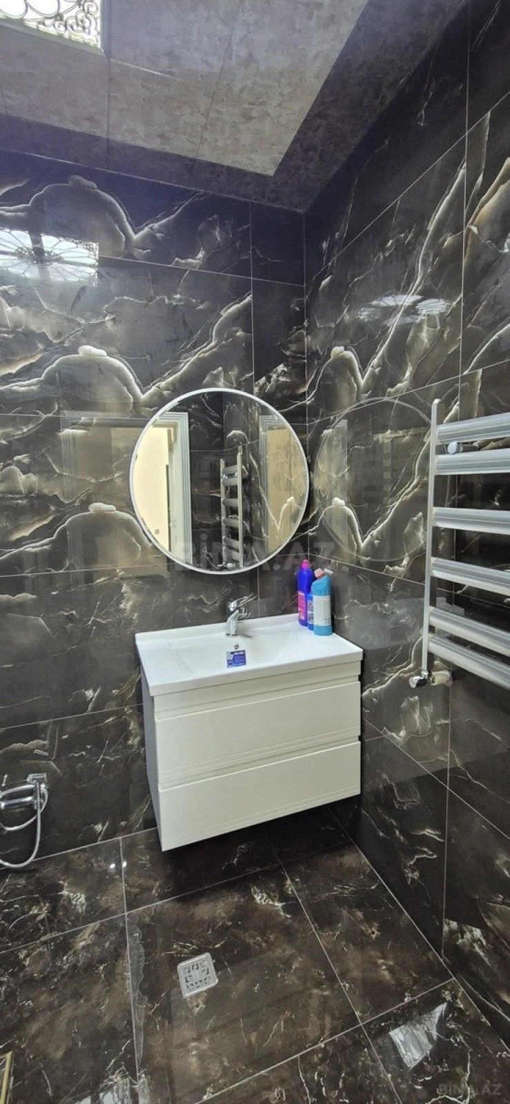 Kirayə verilir 2 otaqlı mənzil 87 m²