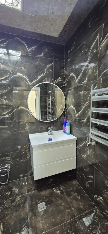 Kirayə verilir 2 otaqlı mənzil 87 m²