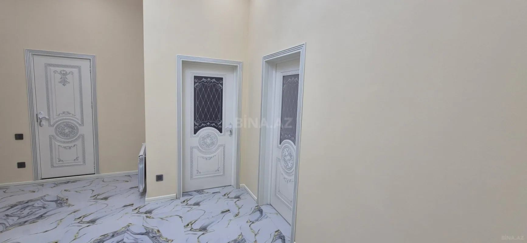 Kirayə verilir 2 otaqlı mənzil 87 m²