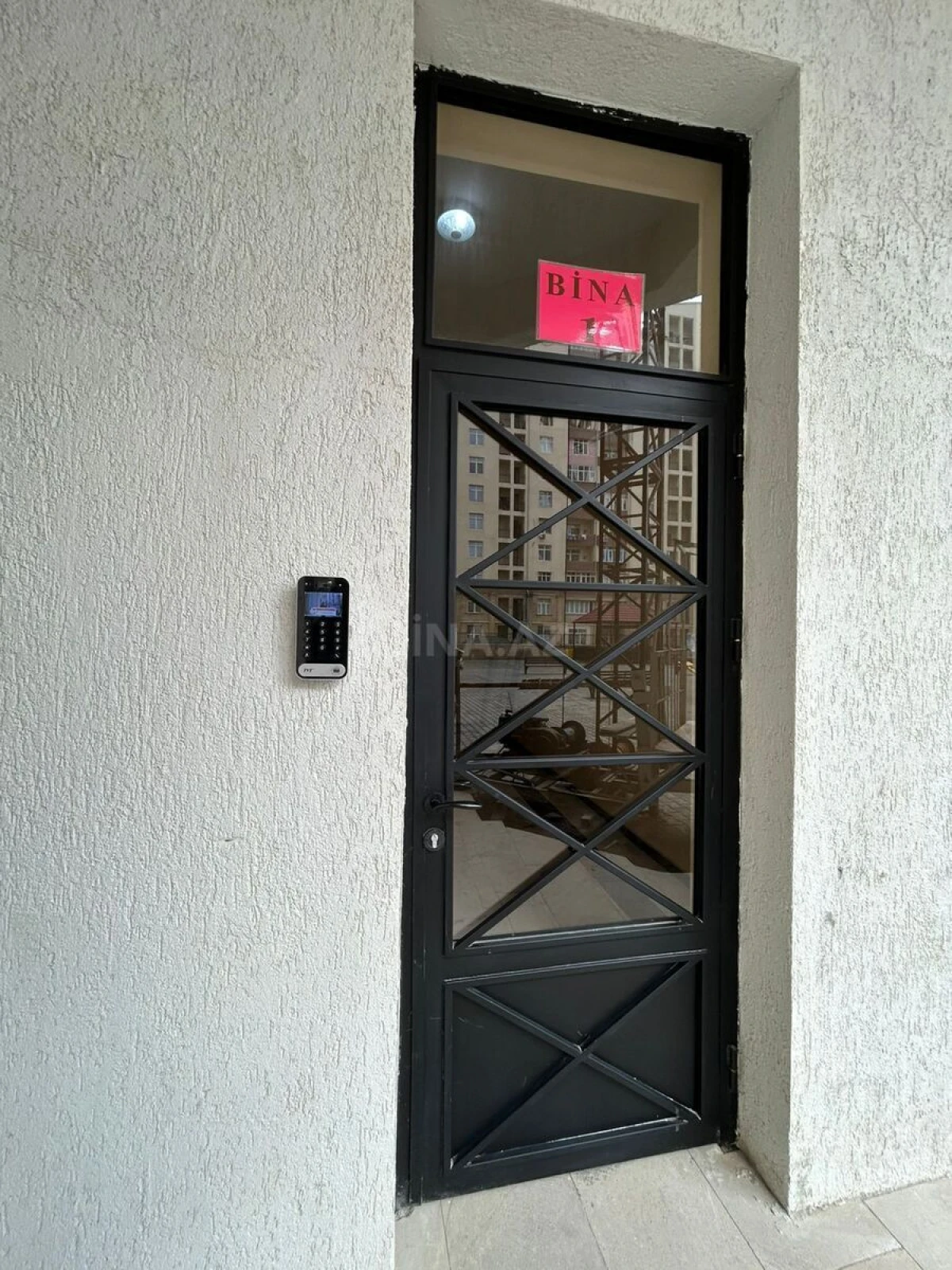 Satılır 3 otaqlı mənzil 117.5 m²