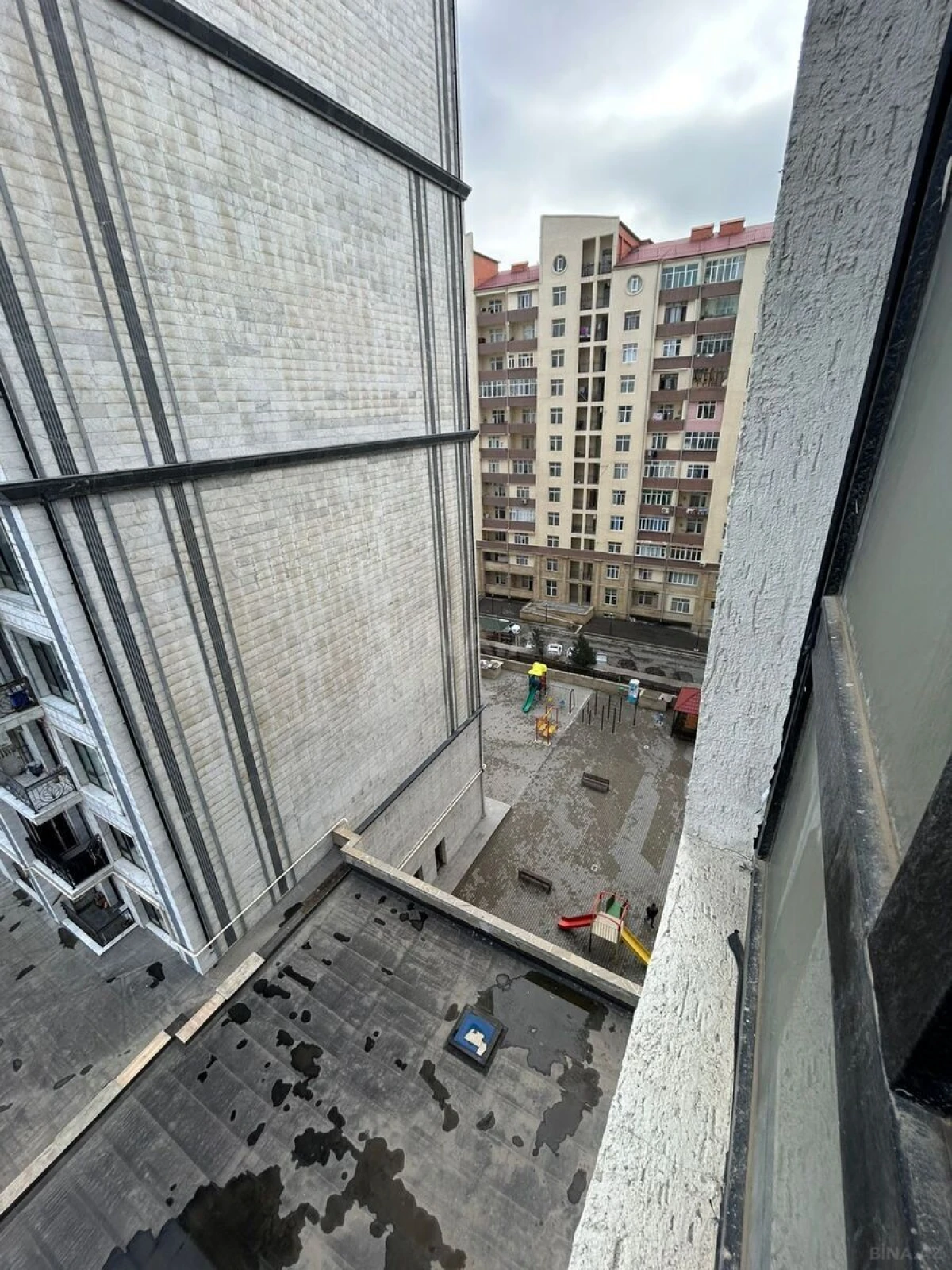 Satılır 3 otaqlı mənzil 117.5 m²