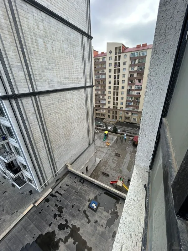 Satılır 3 otaqlı mənzil 117.5 m²